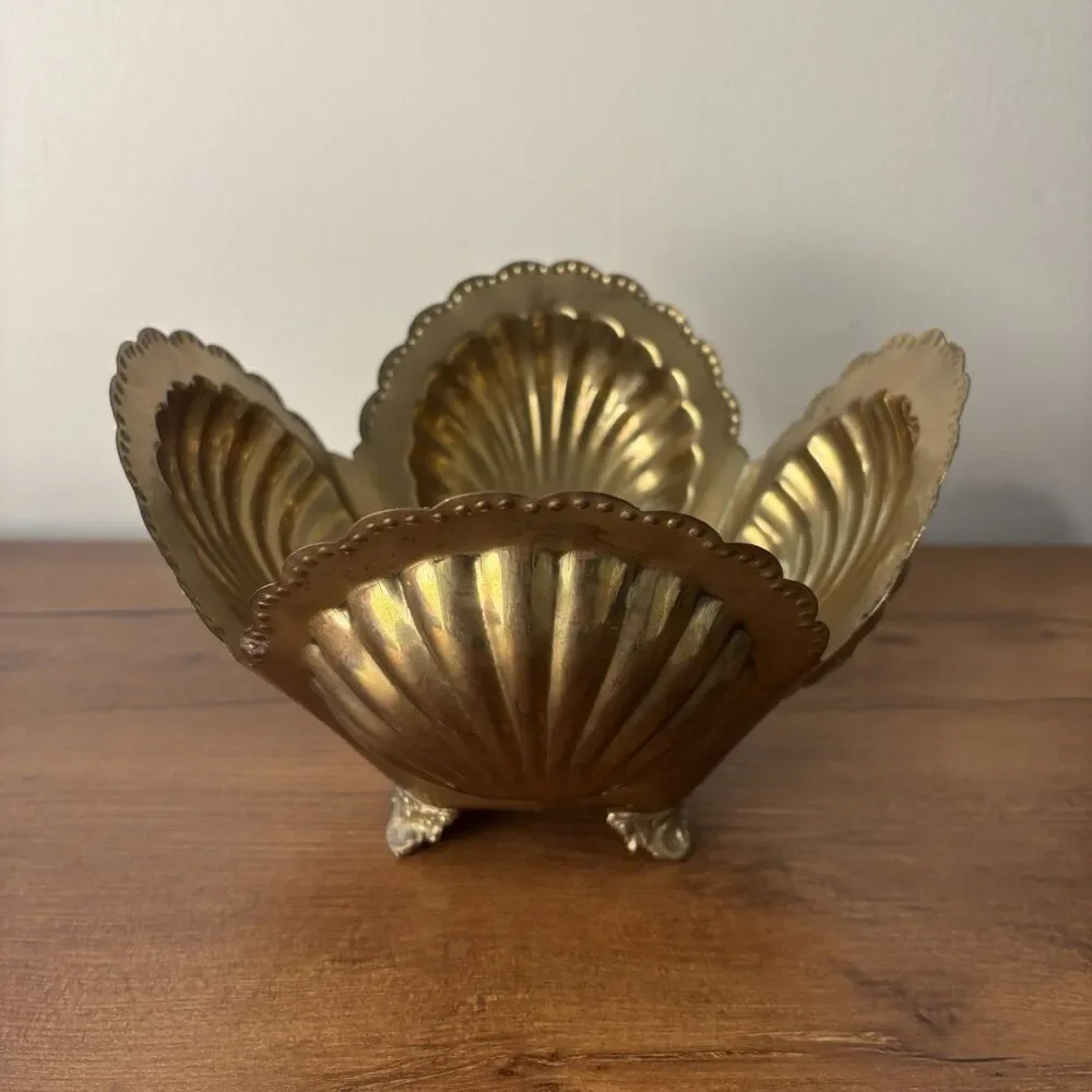 Vintage Hollywood Regency Brass Clam Sea Shell Planter Footed Cache Pot Patina